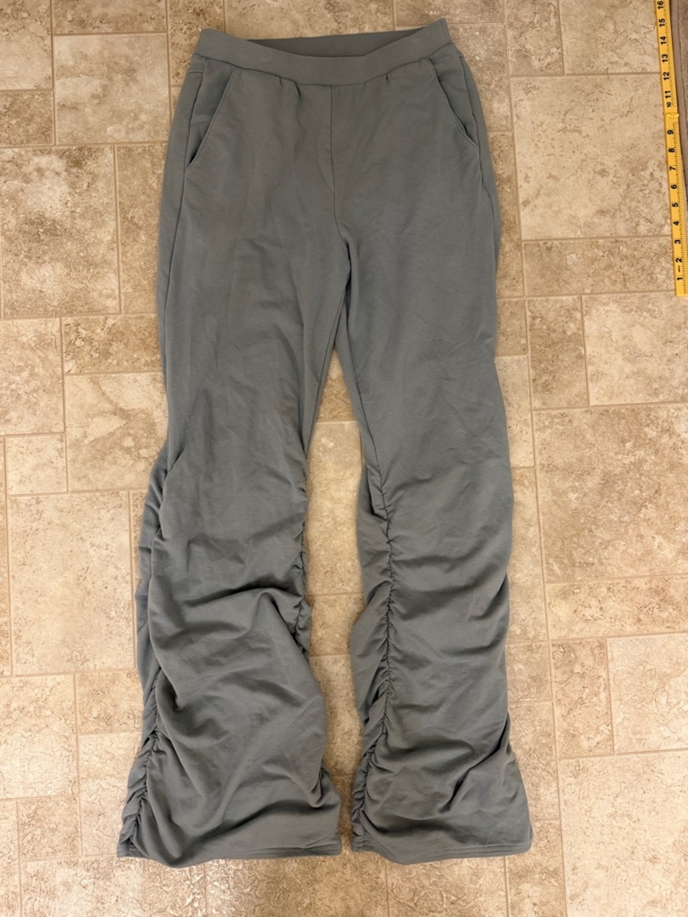ALO Yoga Gray Ruched Leg Track Pants